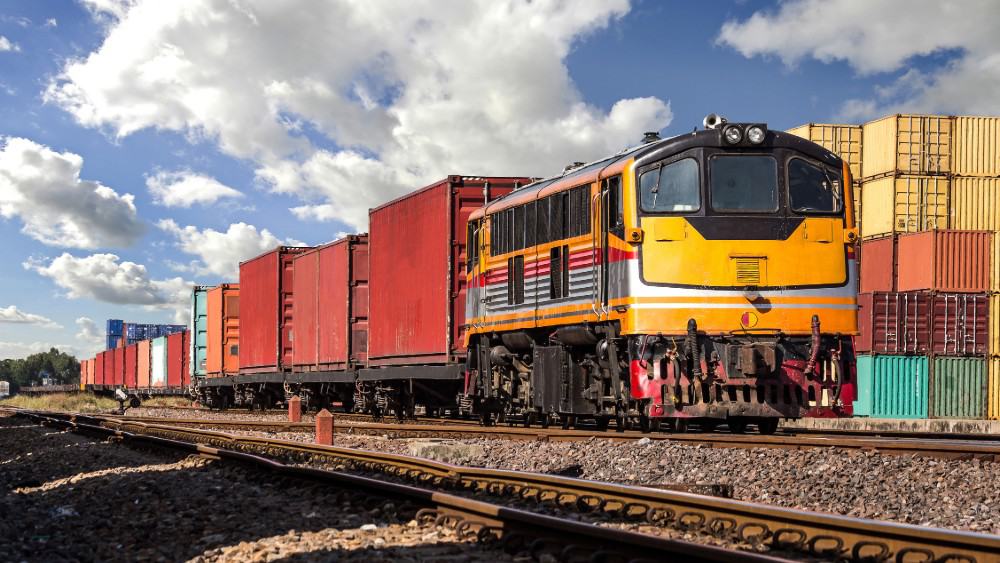 FreightTrain CNR (TSX:CNR) Stock Drops as Potential CEO Steps Aside