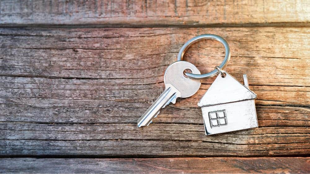 HouseKey Real Estate Slide Continues: Toronto Sales Fall Almost 50%