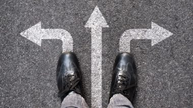 choice Oil vs. Gold Stocks: Which Should You Buy Now?