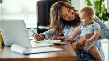working from home Where Should Canadians Invest $500 Right Now? How About the “Best Bank for Your Buck?”