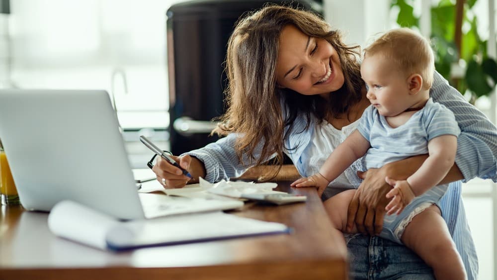 working from home Where Should Canadians Invest $500 Right Now? How About the “Best Bank for Your Buck?”