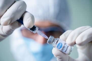 159001941 s Pfizer’s COVID-19 vaccine is just as effective against the Omicron variant