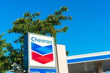 chevron stock JPMorgan downgraded this oil giant despite the Ukraine war