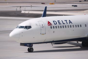 delta air lines Should I buy Delta Air Lines shares in January 2022?