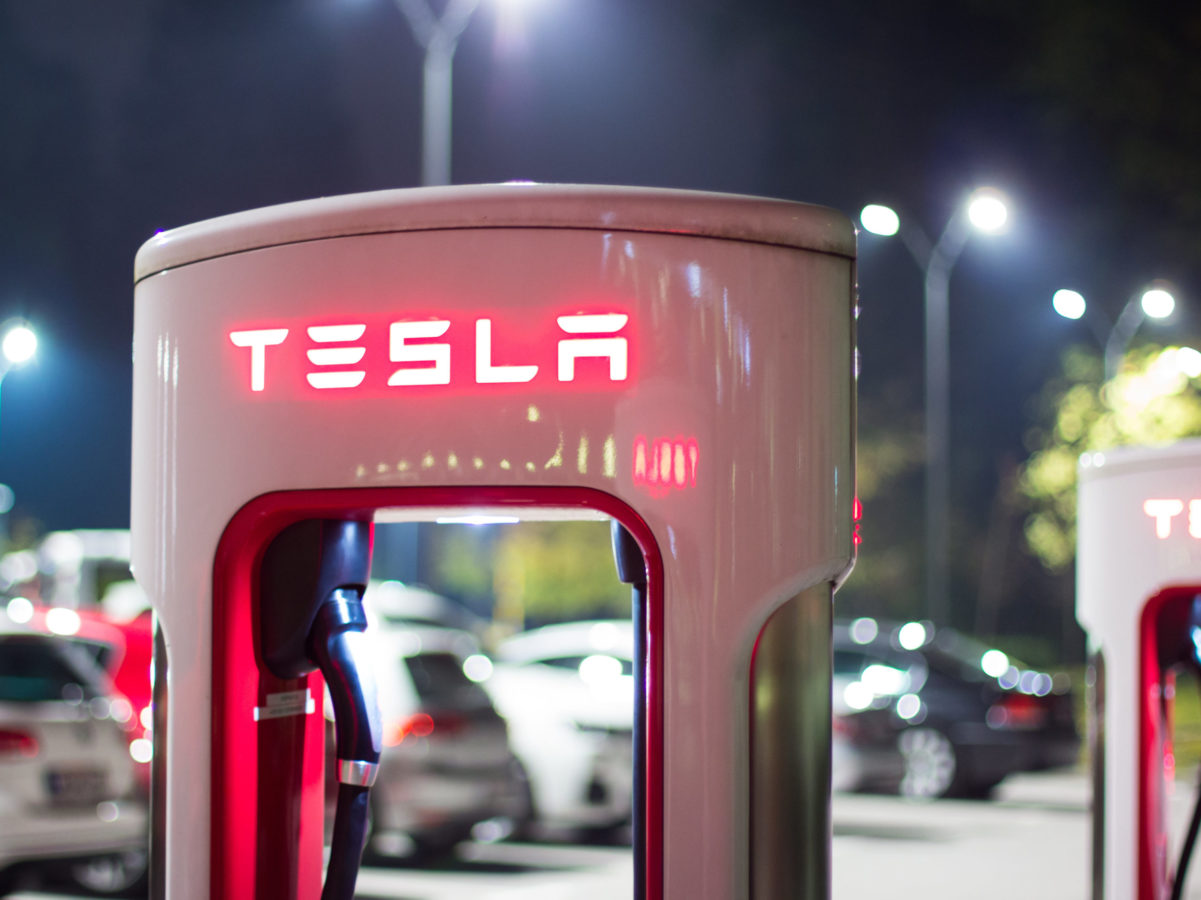 tesla elon musk chip shortage scaled e1632510422715 Tesla gives a promising preview of its fiscal fourth quarter