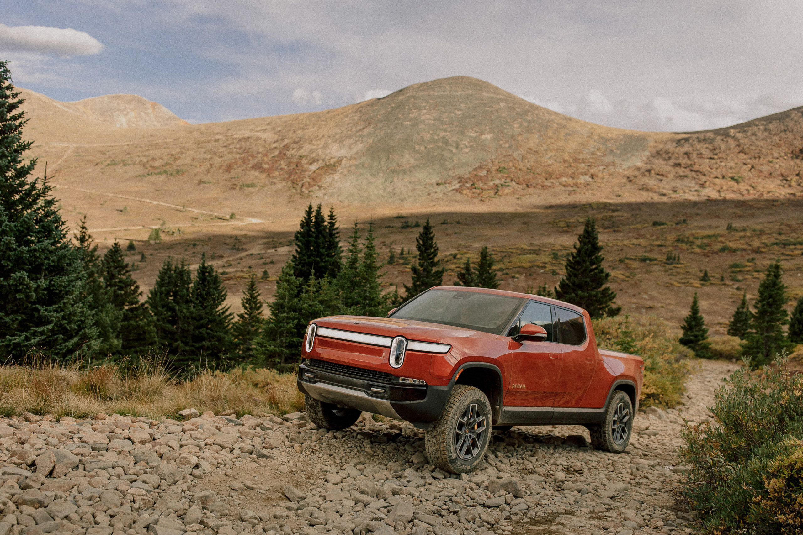 2022 rivian r1t 14 scaled 1 Rivian starts the week with yet another bad news