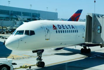 32353094 s Delta Air Lines no longer expects a loss this quarter