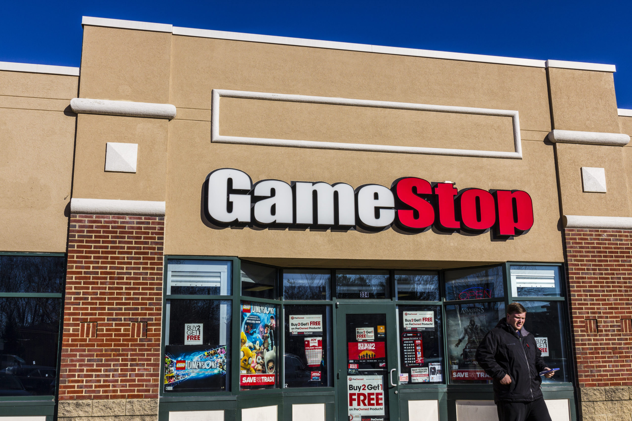 68158873 l scaled 1 Is it safe to buy GameStop stock as rising inventory contributes to earnings miss?
