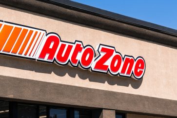 autozone inc AutoZone stock forecast after exceeding FQ1 expectations