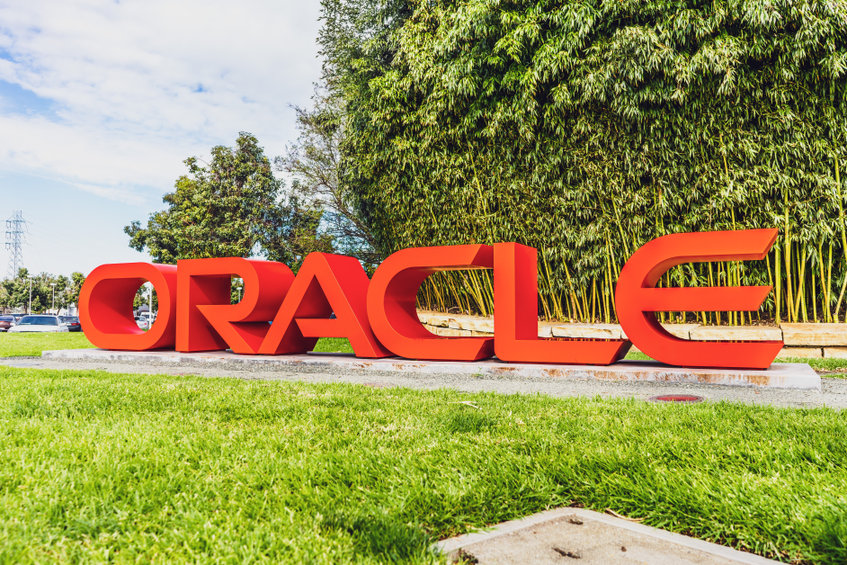 oracle Should I buy Oracle shares after the company increased its quarterly dividend?