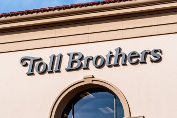 toll brothers Is it time to buy Toll Brothers stock after guiding strong 2022 revenue growth?