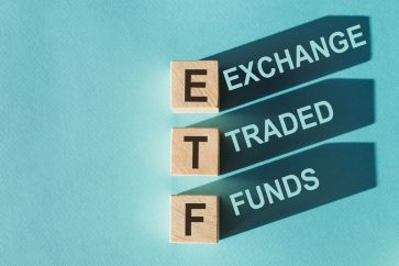 ETFs 3 Dividend-Paying ETFs Canadians Can Buy in 2022