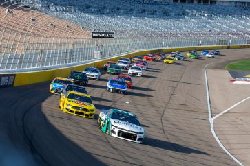 unifirst corporation Is UniFirst stock a buy or sell ahead of its fiscal first-quarter 2022 results?