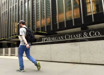 136695694 m JPMorgan: Investors Risk “Getting Whipsawed” If They Sell Stocks Now