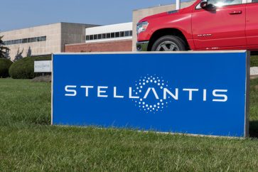 173855117 s Stellantis jumps after the earnings beat. Will it maintain gains?