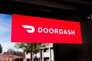 141236686 s DoorDash is building bullish momentum. Is it a good buy?
