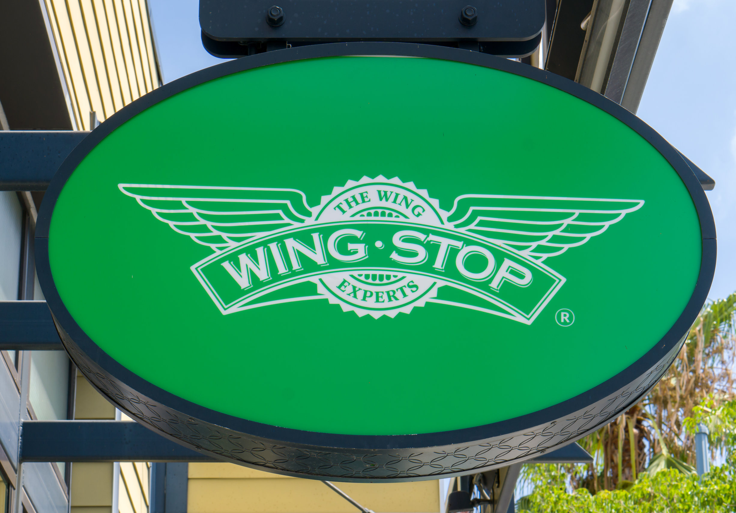 65599058 m Wedbush: buy this restaurant stock ‘that will see cost deflation in 2022’