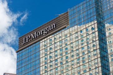 square jpmorgan Should I buy JPMorgan shares ahead of first-quarter earnings results?