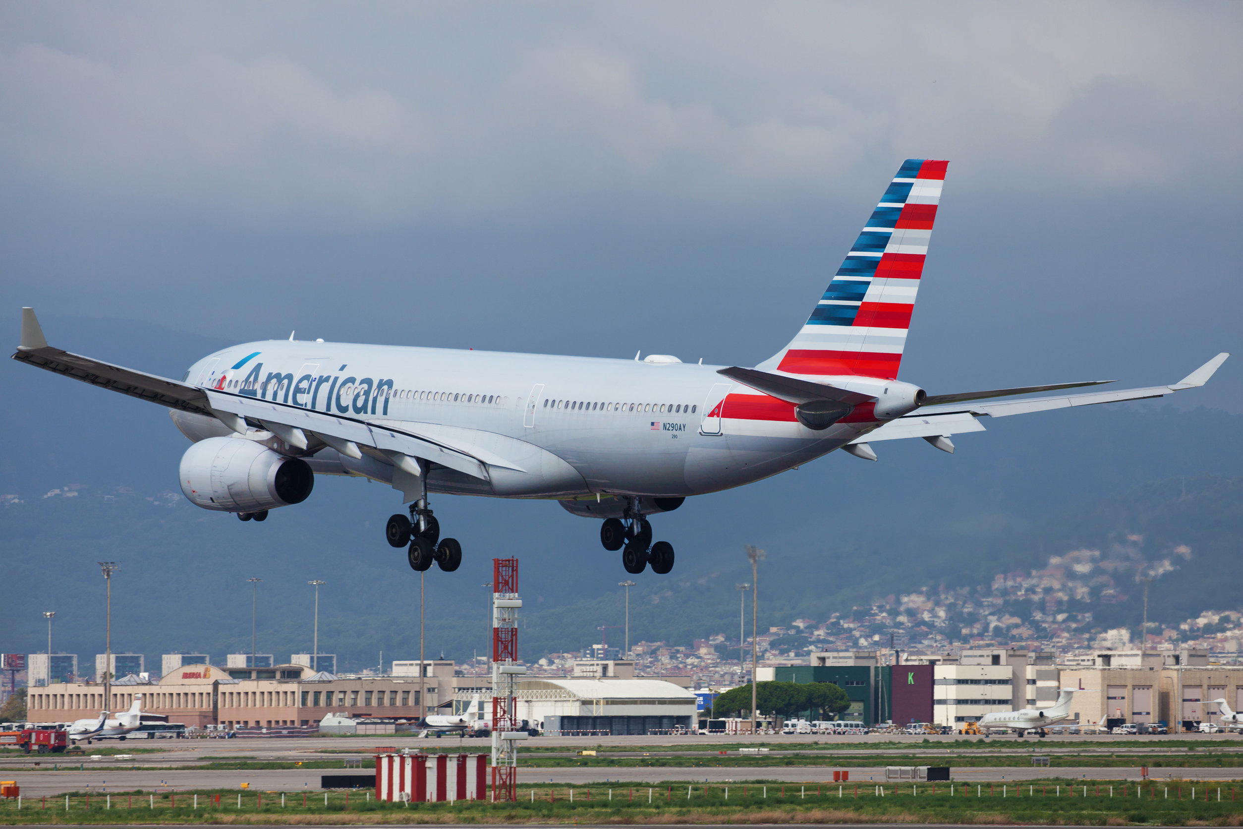 116663485 m American Airlines Q1 report: CEO forecasts record revenue in Q2