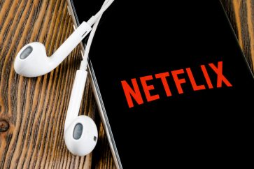 128141216 m US stocks close higher, Netflix shares plunge 25% after hours – Market update