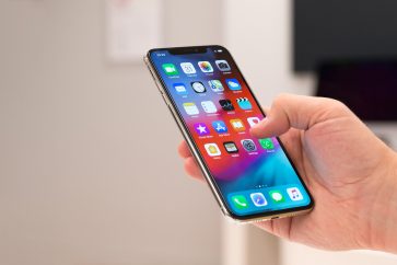 114870546 m Analyst: iPhone sales are ‘less volatile to consumer spending’