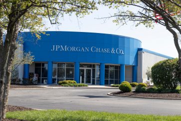 167766743 m Expert opinion: JPMorgan stock down 30% isn’t ‘that appealing’