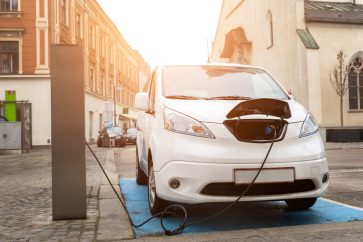 ev ELMS stock outlook as Electric Last Mile goes bankrupt