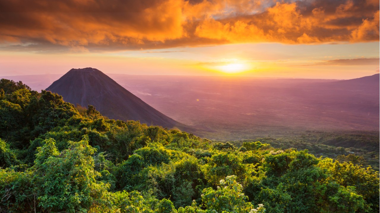 shutterstock 1648483984 El Salvador Treasury Minister States Ukraine-Russia Conflict Disrupted Bitcoin Prices, Volcano Bonds Still on Hold
