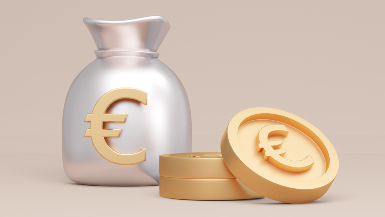 shutterstock 2075530126 Circle Launches Second Major Stablecoin Backed 1:1 by the Euro